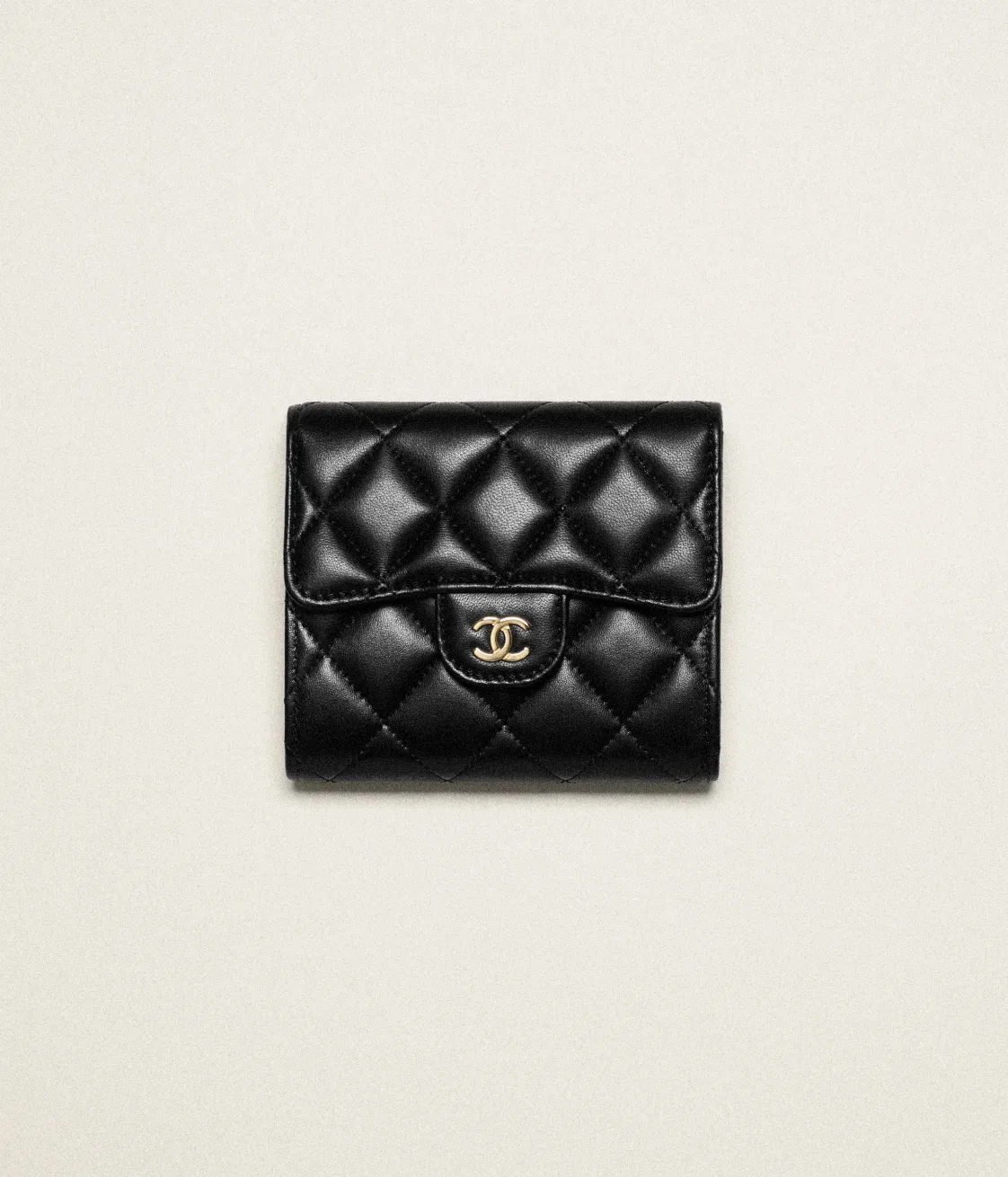 CLASSIC SMALL FLAP WALLET
