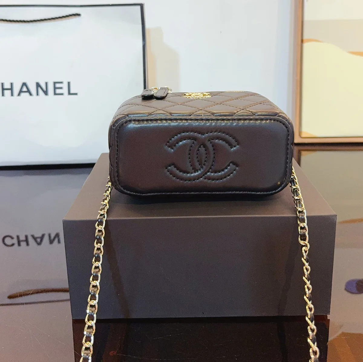 Clutch with Chain