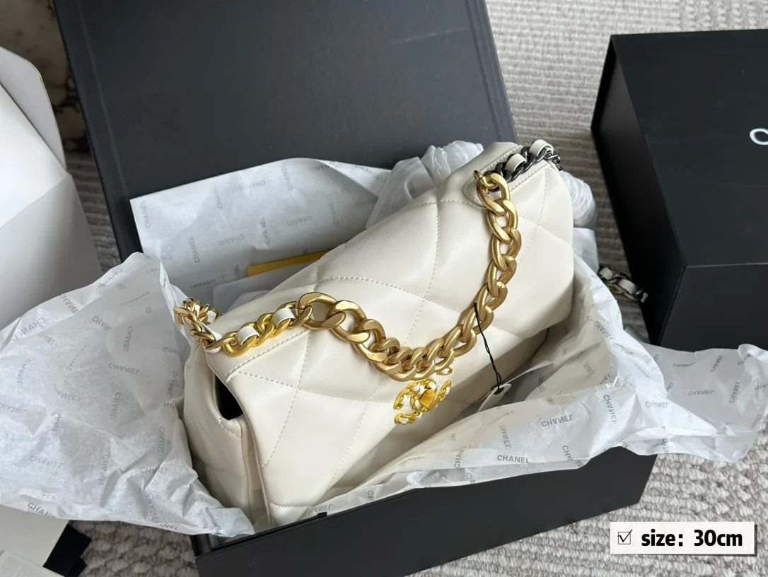 19 Handbag