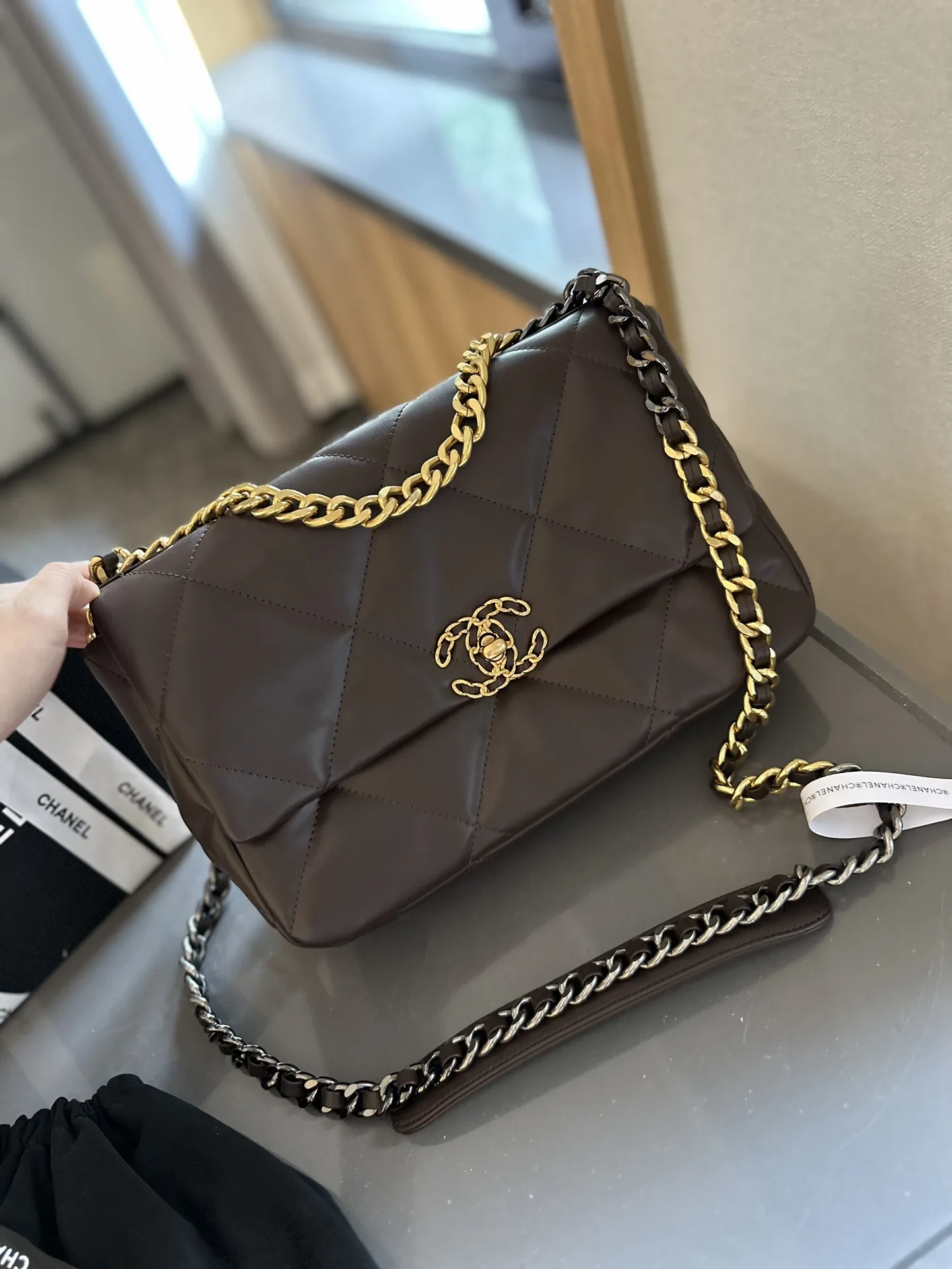 19 HANDBAG