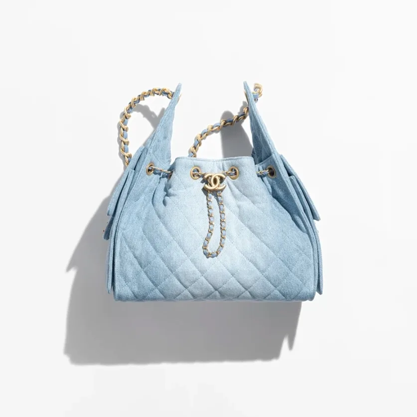 CHANEL 25 Small Handbag-Washed Denim