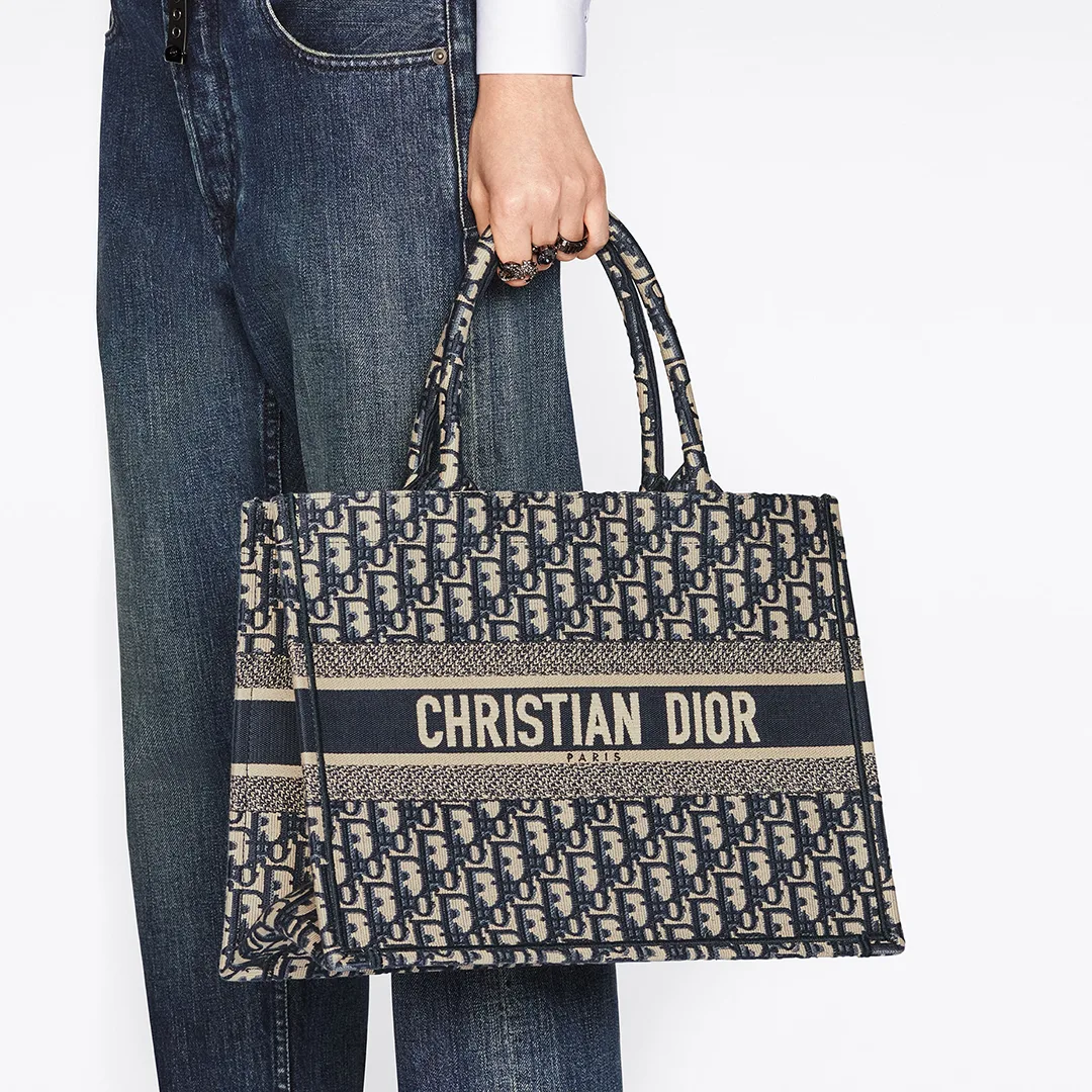 MEDIUM BOOK TOTE