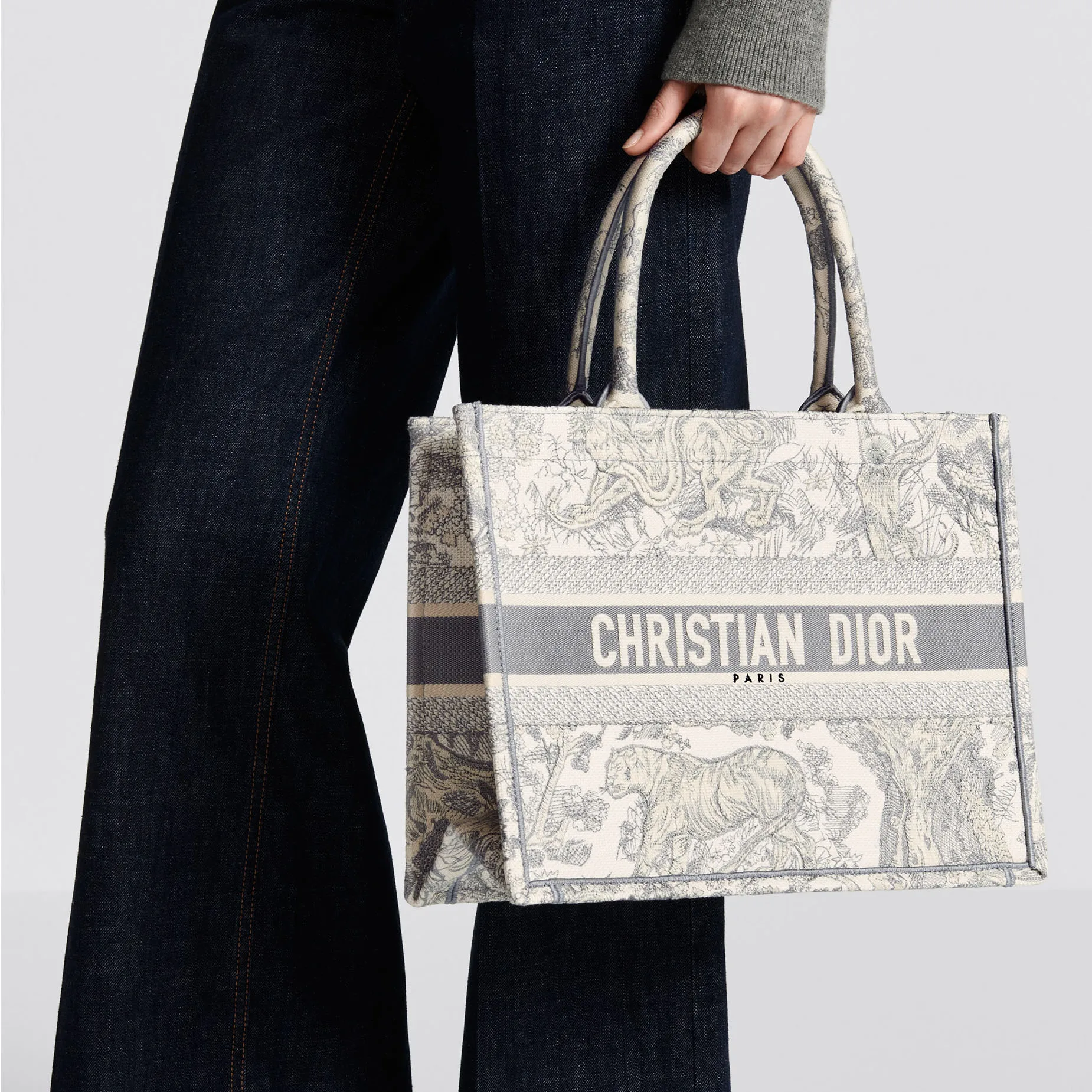 MEDIUM BOOK TOTE