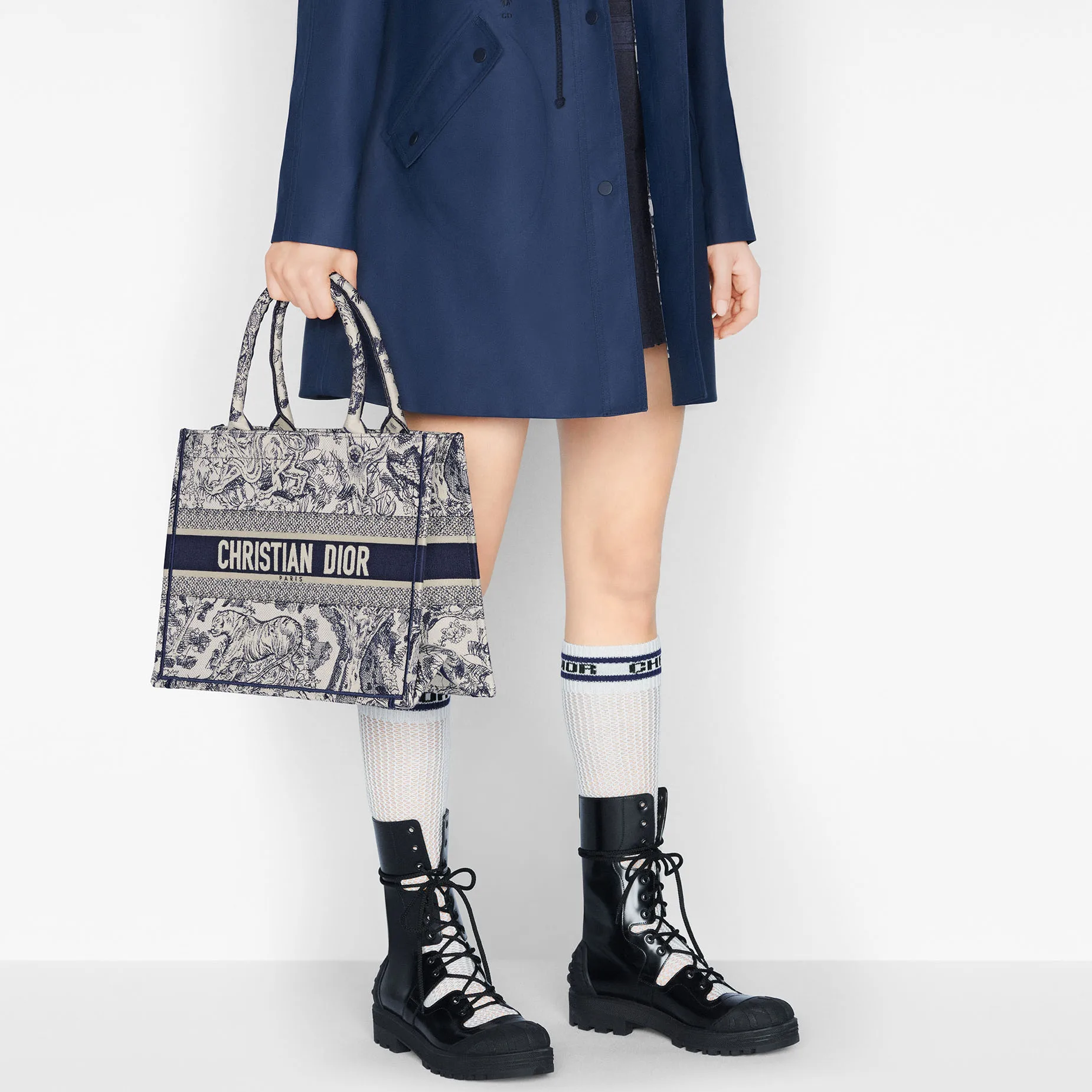 MEDIUM BOOK TOTE
