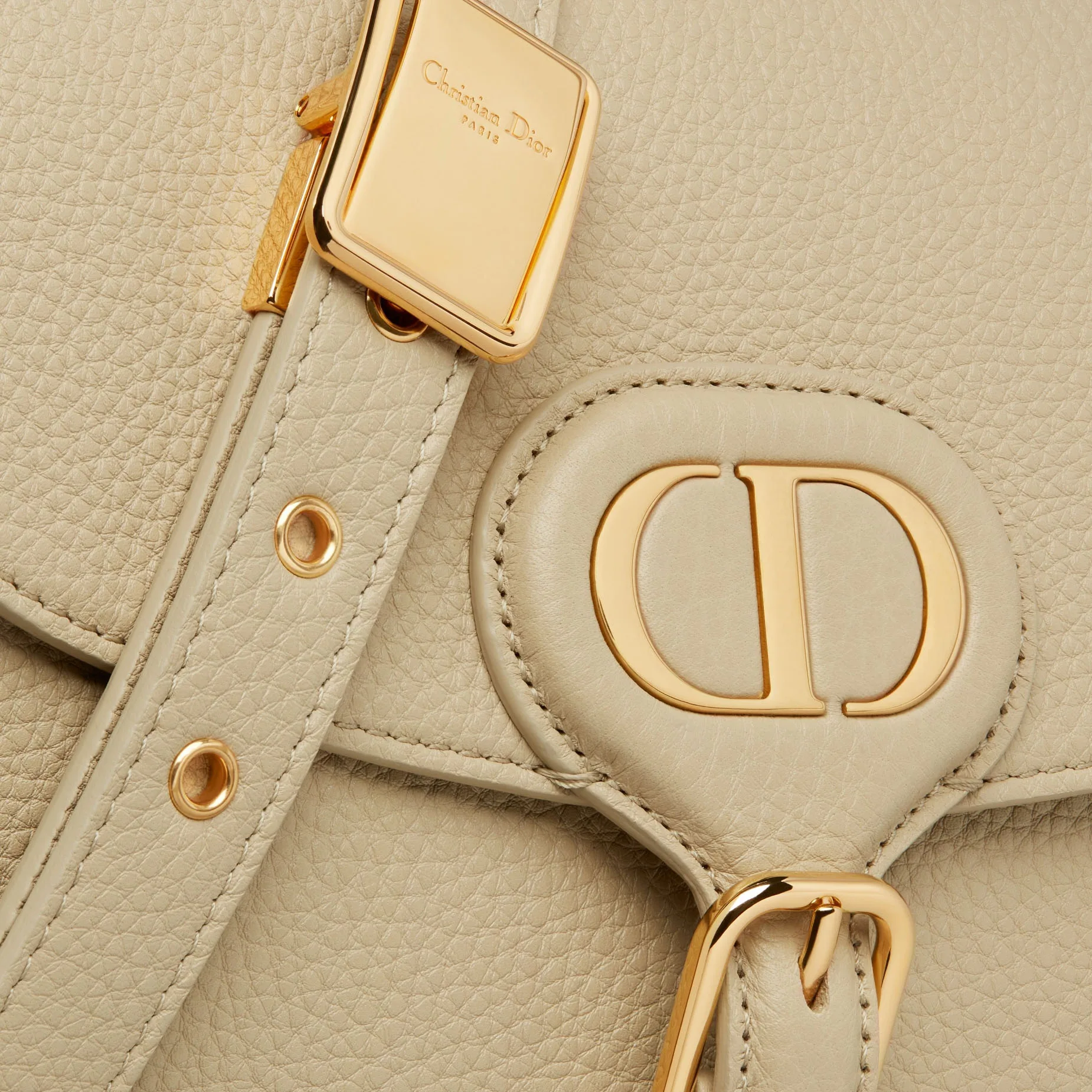 MEDIUM BOBBY BAG