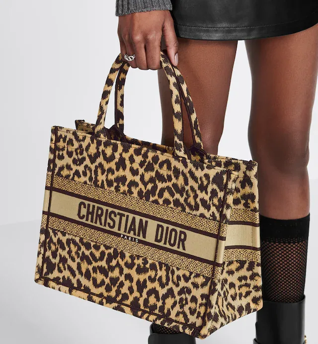 MEDIUM BOOK TOTE