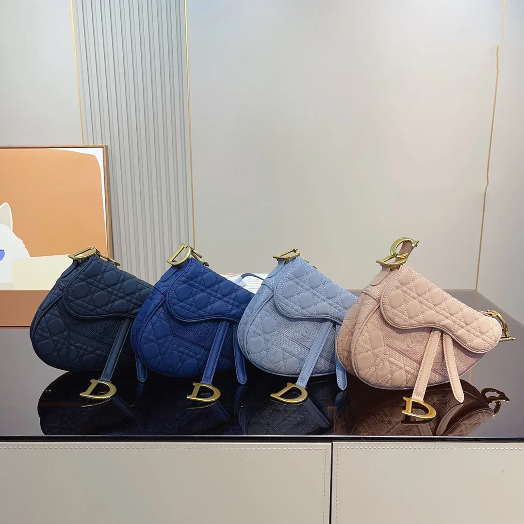 Fashion Ringer Scrub Saddle Bag