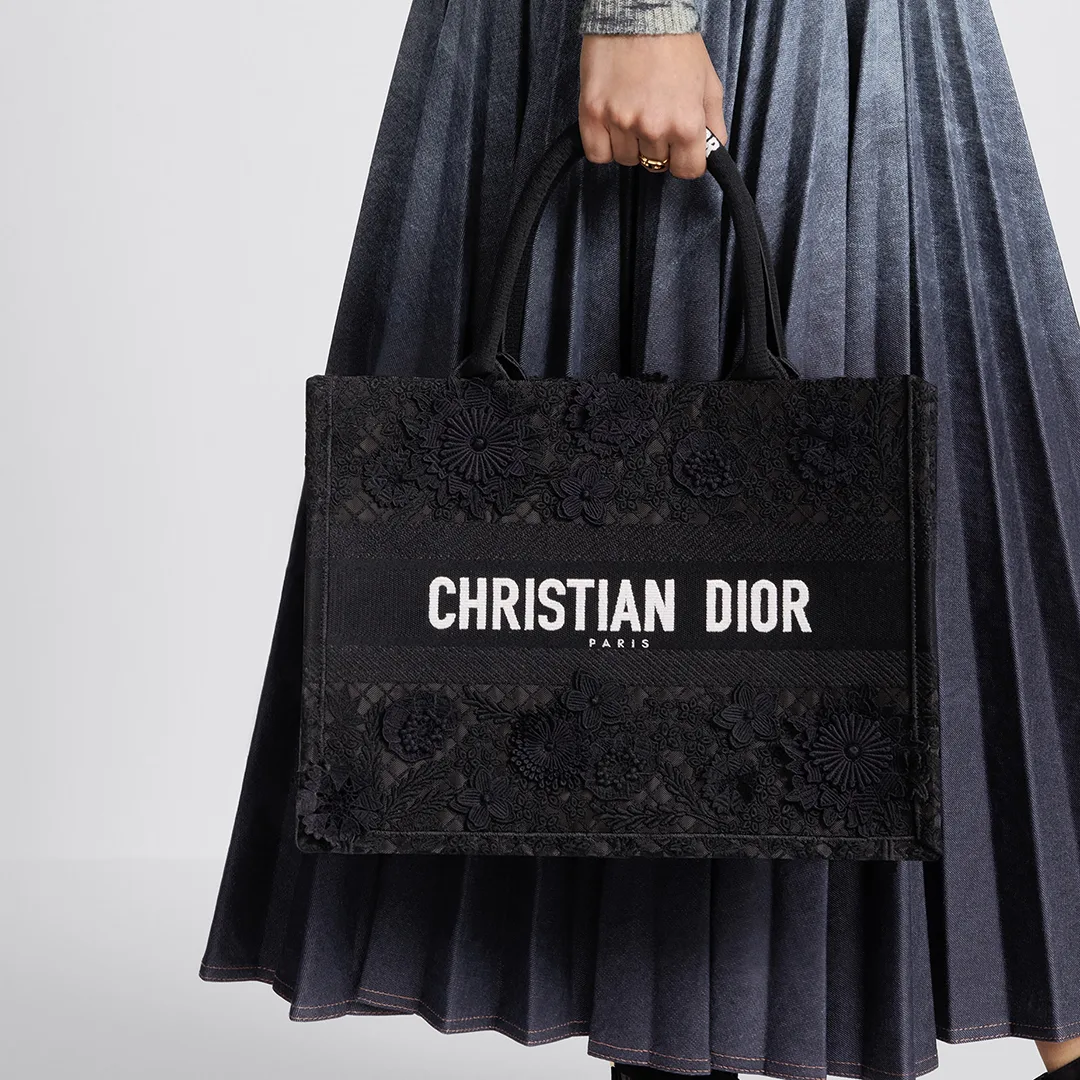 MEDIUM BOOK TOTE