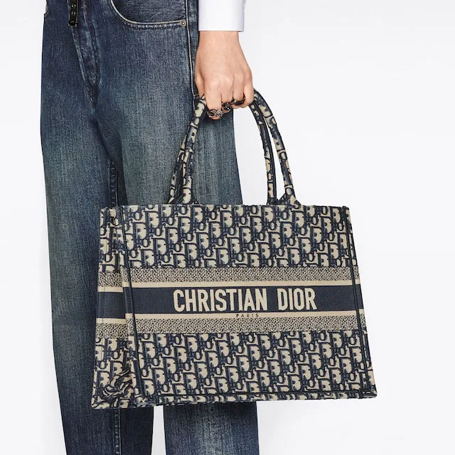MEDIUM BOOK TOTE