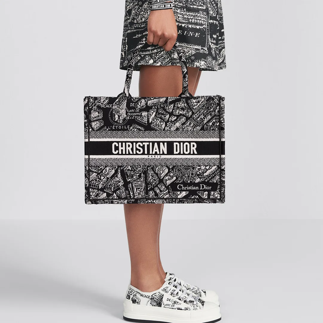 MEDIUM BOOK TOTE