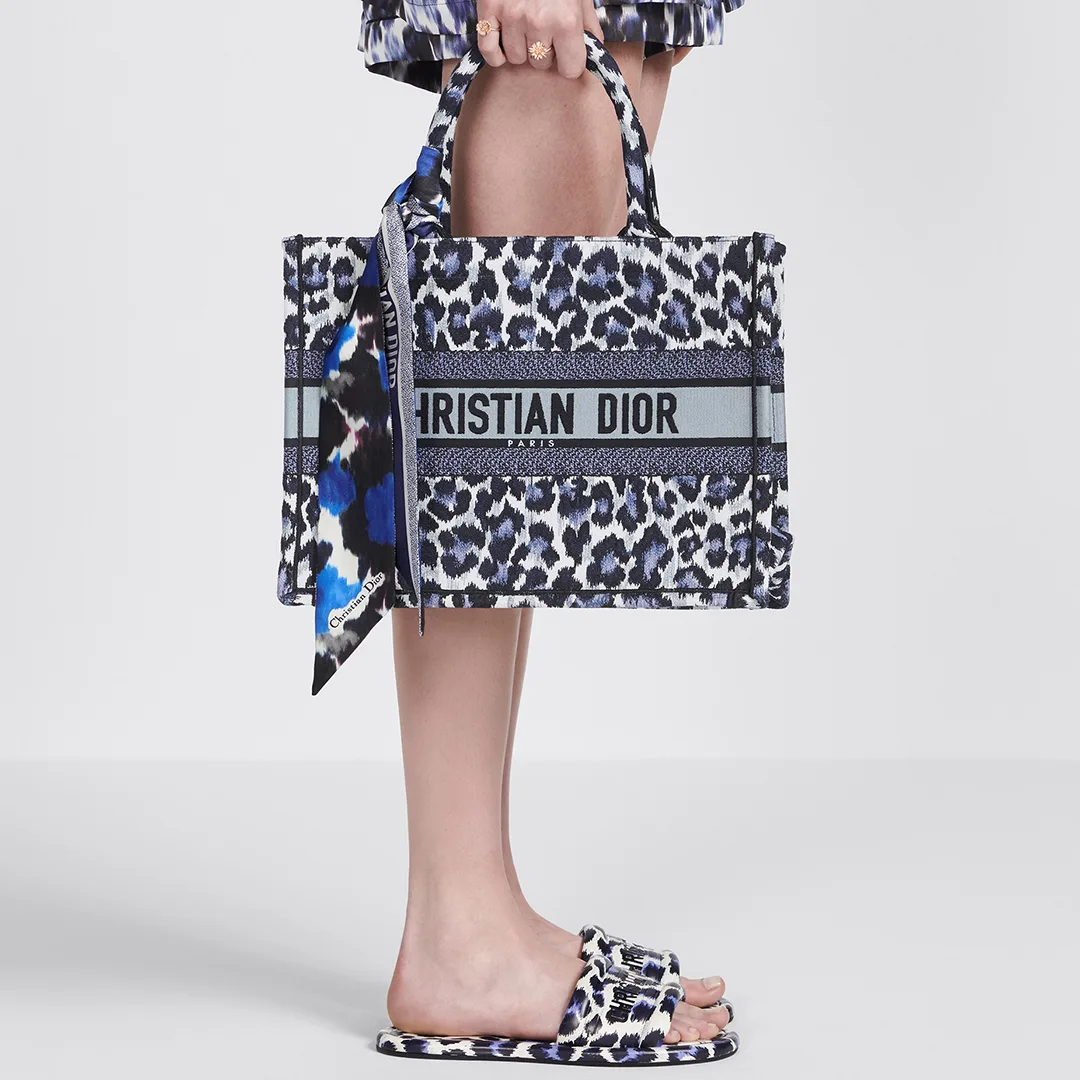 MEDIUM BOOK TOTE