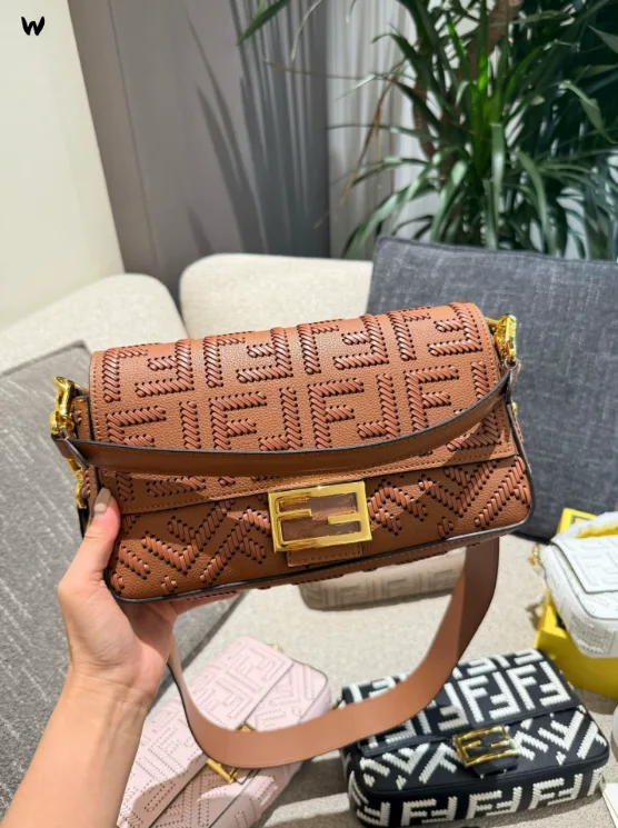 FENDI Baguette