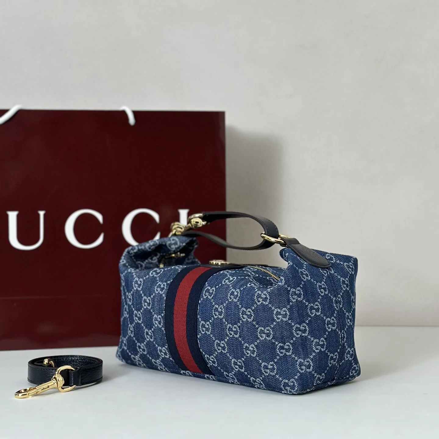 Gucci Vanity Top Handle Blue and white GG denim - Bag