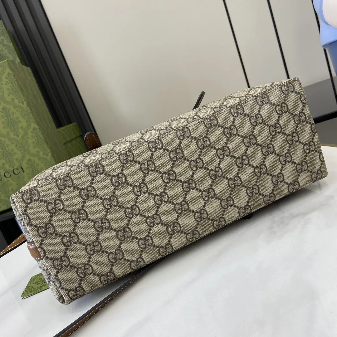 [TOP] Gucci GG Emblem Medium brown tote bag