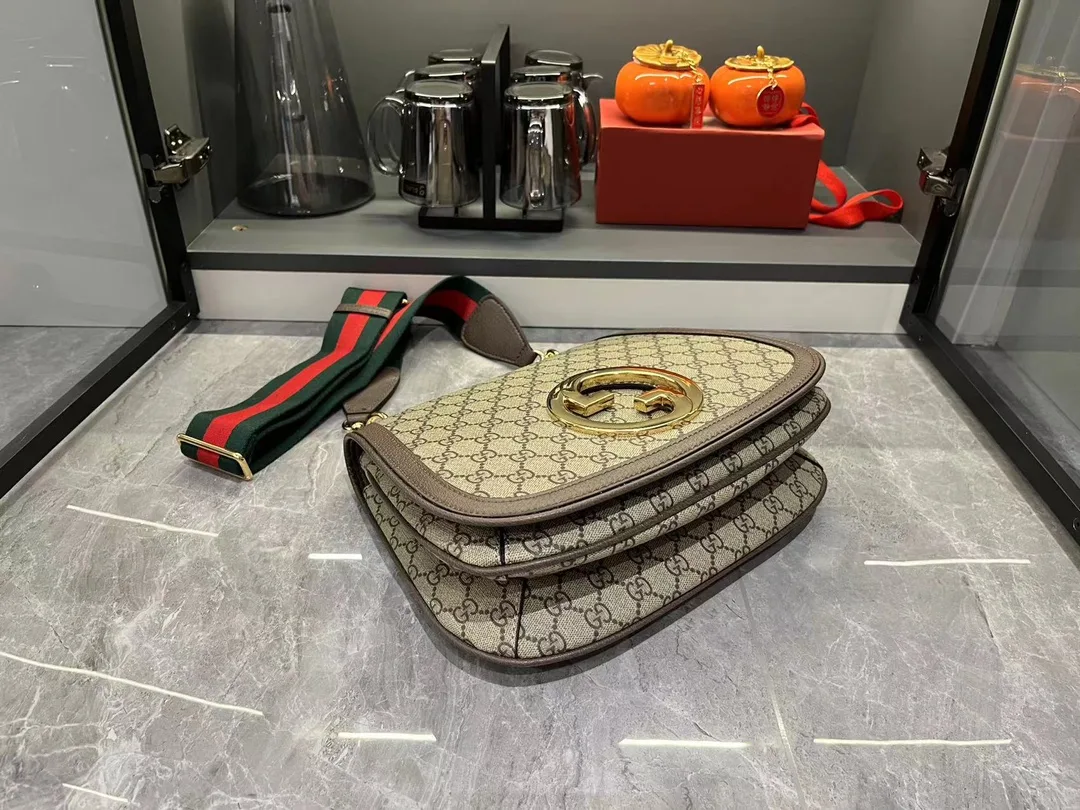 Gucci Blondie Monogram Medium top handle bag