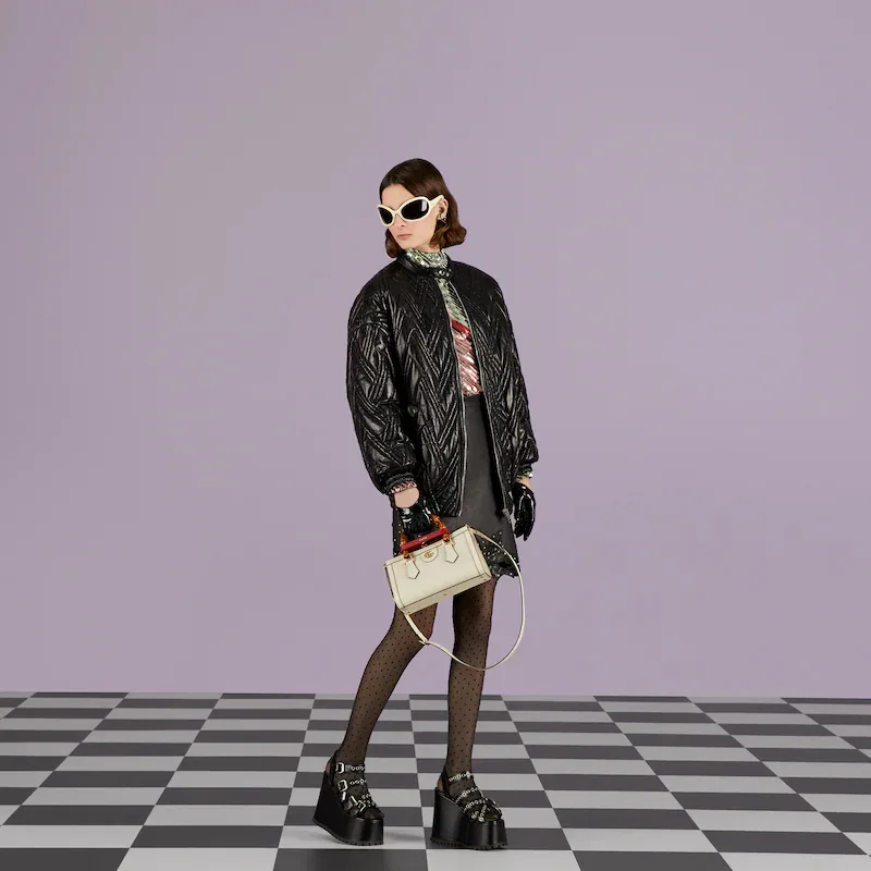 DIANA SMALL SHOULDER BAG