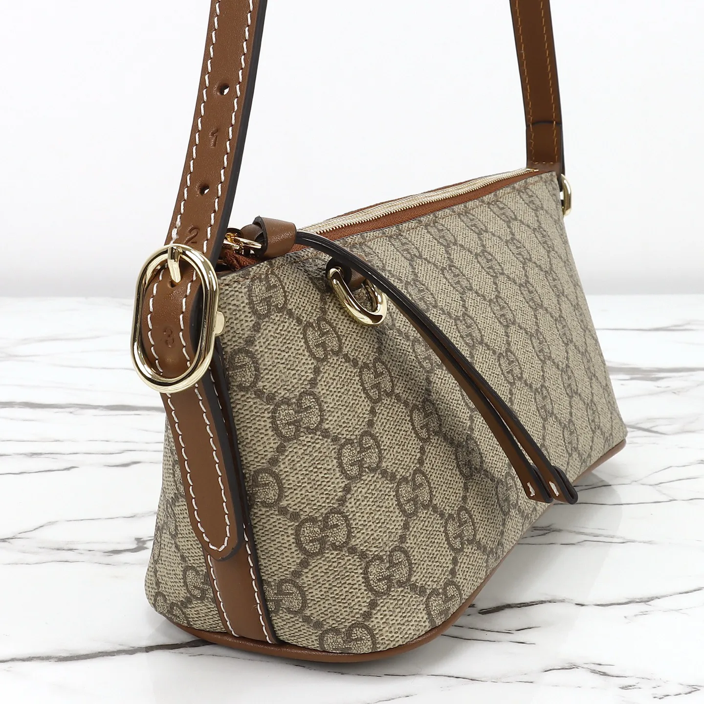 Gucci GG Emblem small shoulder bag - Beige