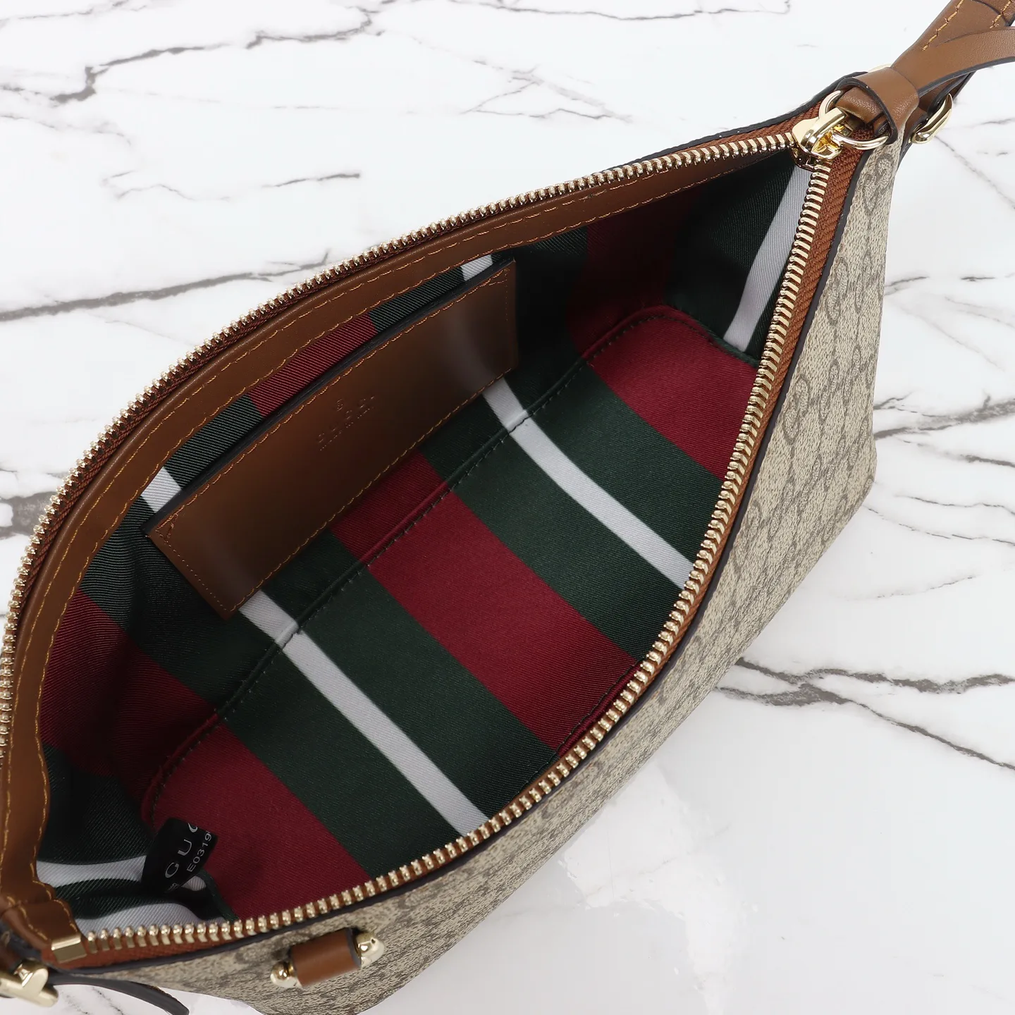 Gucci GG Emblem small shoulder bag - Beige