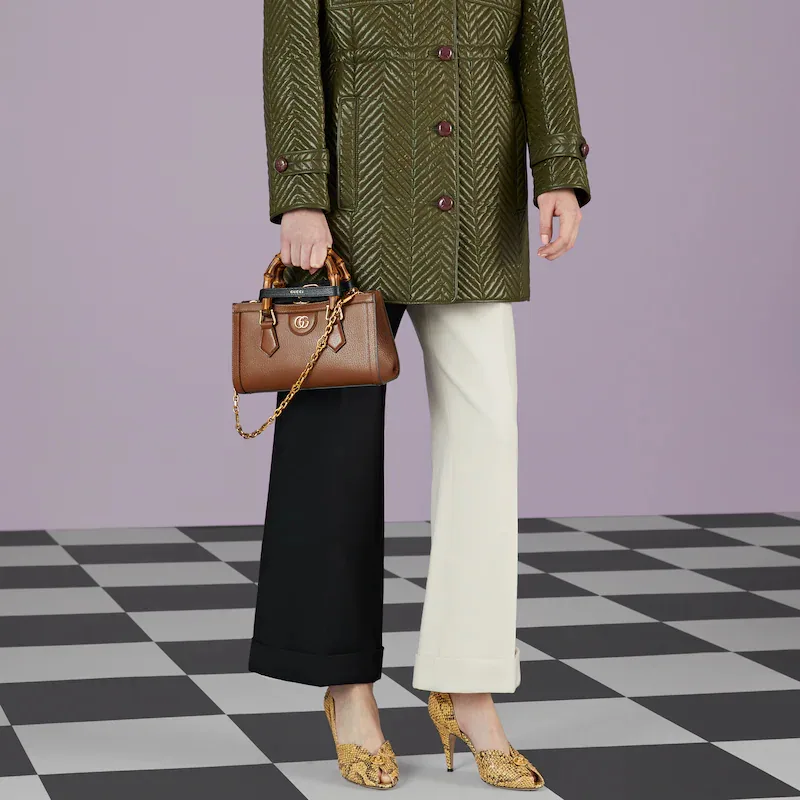 DIANA SMALL SHOULDER BAG