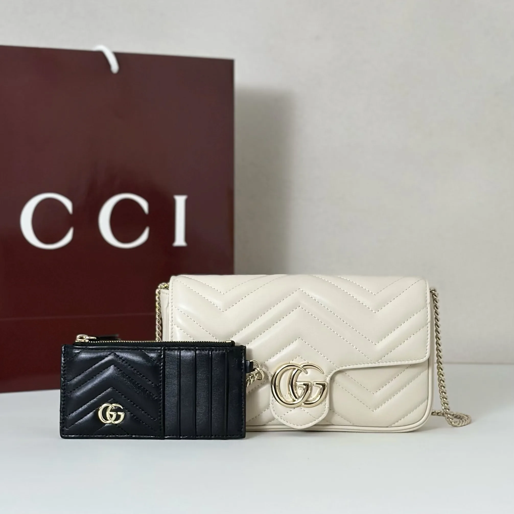 Gucci GG Marmont White Matelassé Chevron Leather Small Shoulder Bag