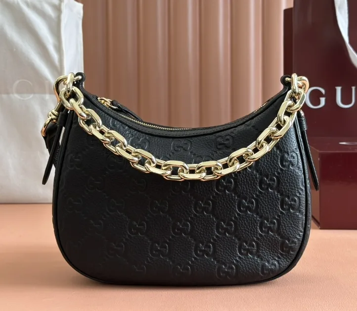 Gucci Emblem Black Grainy Leather Small Bag