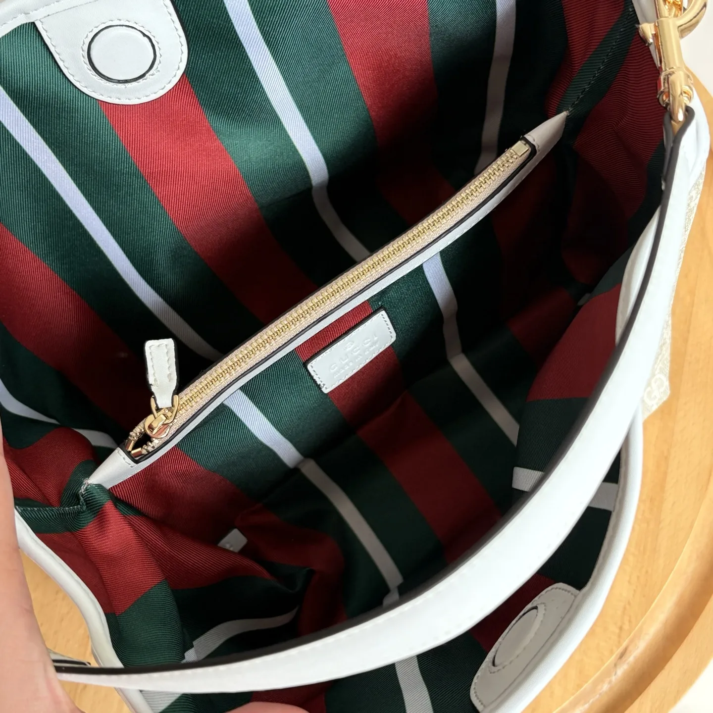 Gucci GG Emblem Bucket Bag - Off white