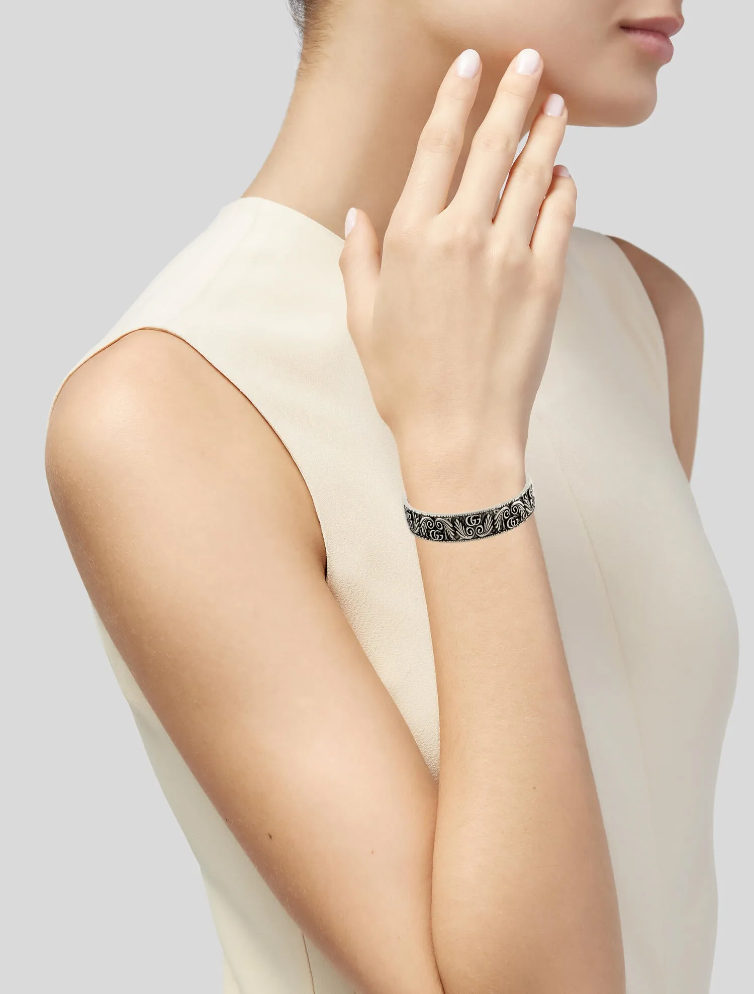 Leaf Motif Double G Cuff Bracelet
