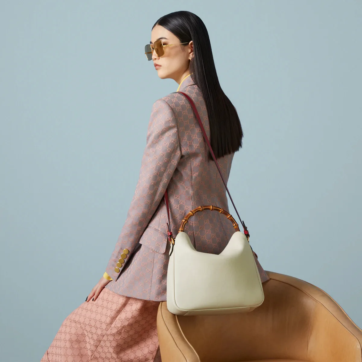 DIANA MEDIUM SHOULDER BAG