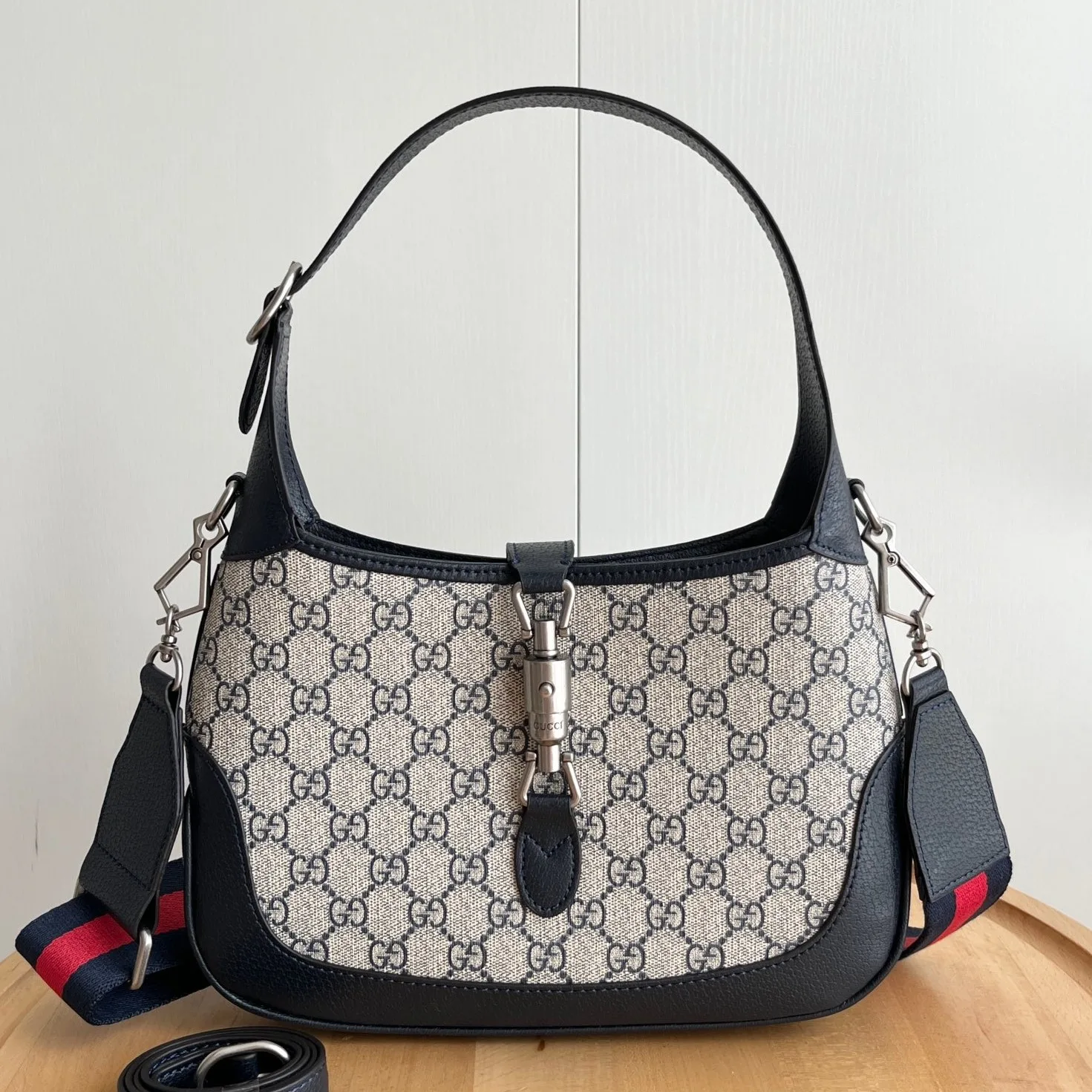 Gucci Jackie 1961 small GG shoulder bag Beige and blue GG canvas - Bag