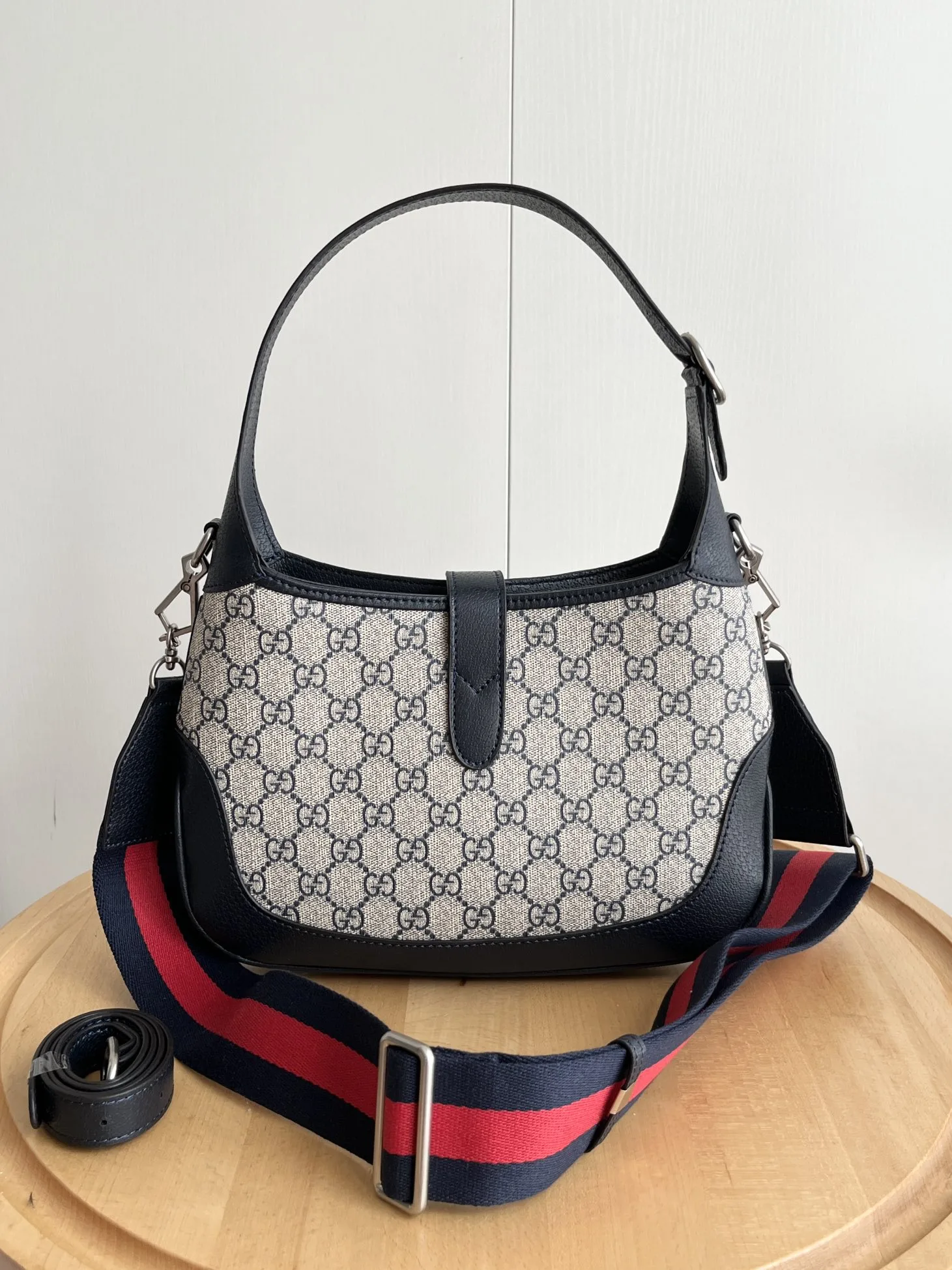 Gucci Jackie 1961 small GG shoulder bag Beige and blue GG canvas - Bag
