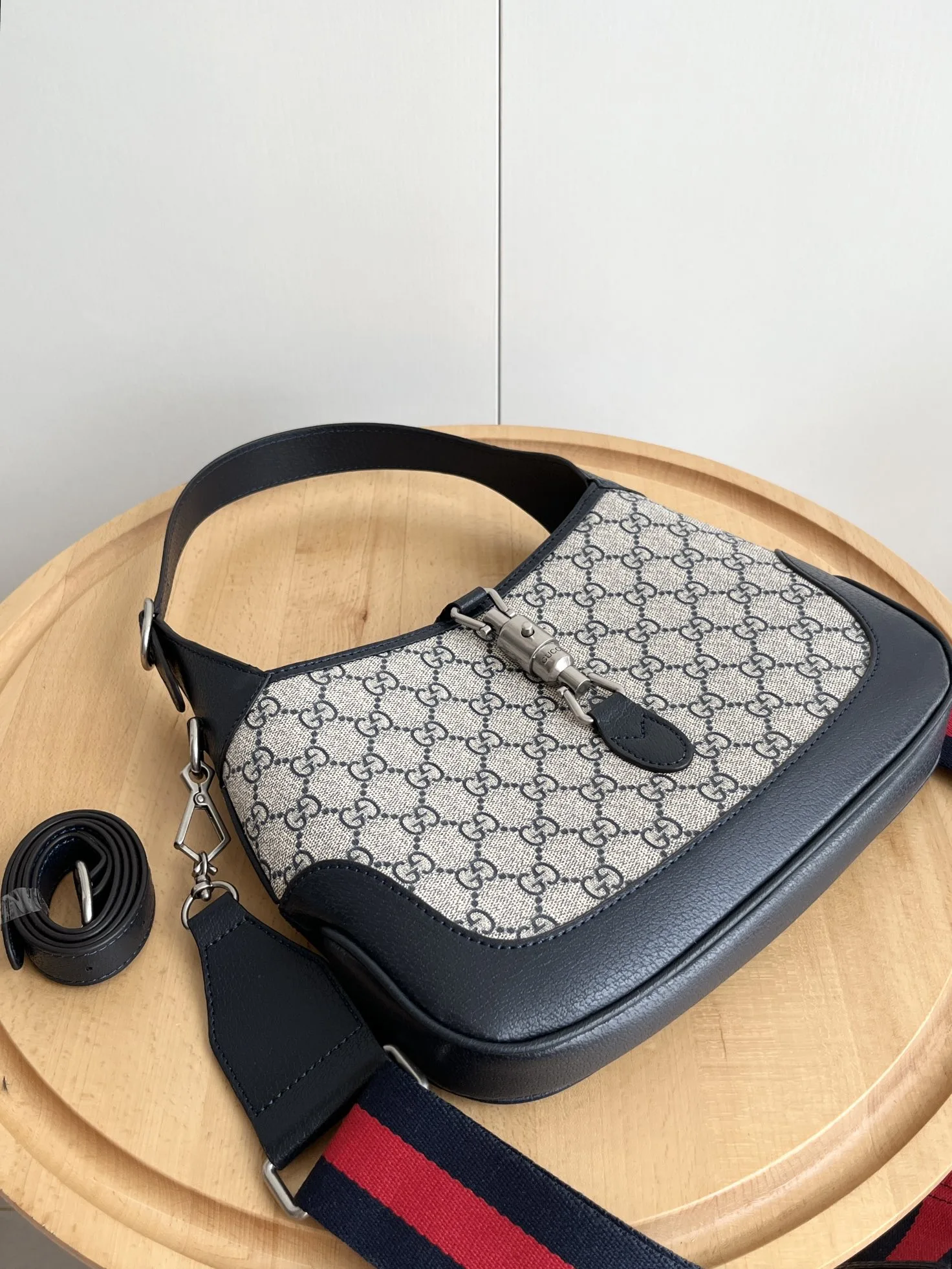 Gucci Jackie 1961 small GG shoulder bag Beige and blue GG canvas - Bag