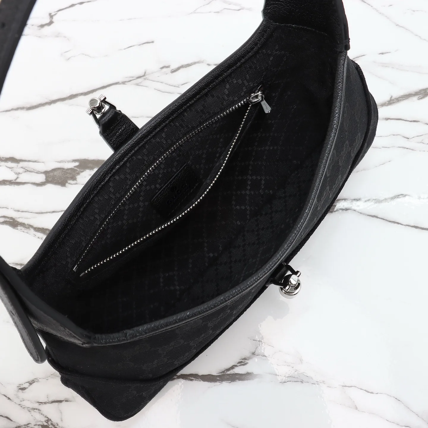Gucci Jackie Slim small shoulder bag Black GG canvas - Bag