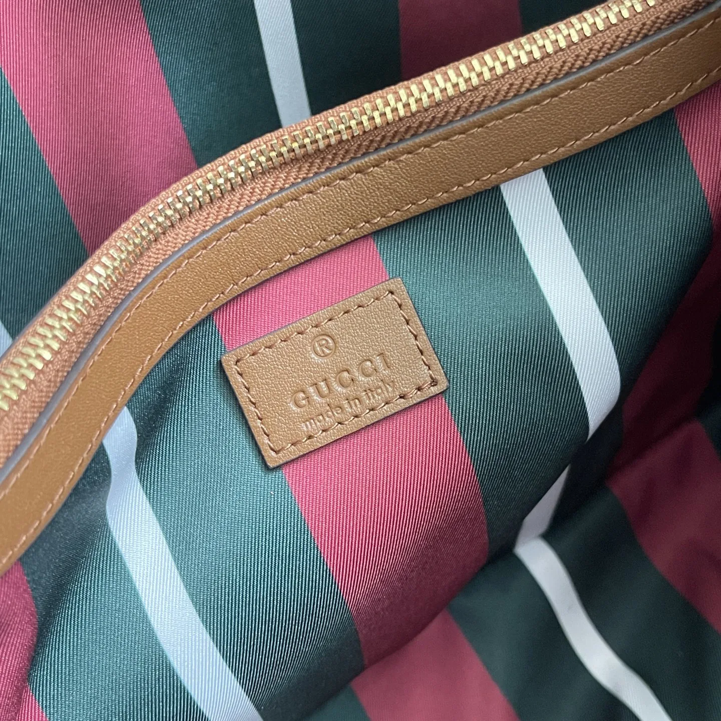 [TOP]Gucci GG Emblem bucket bag - Medium