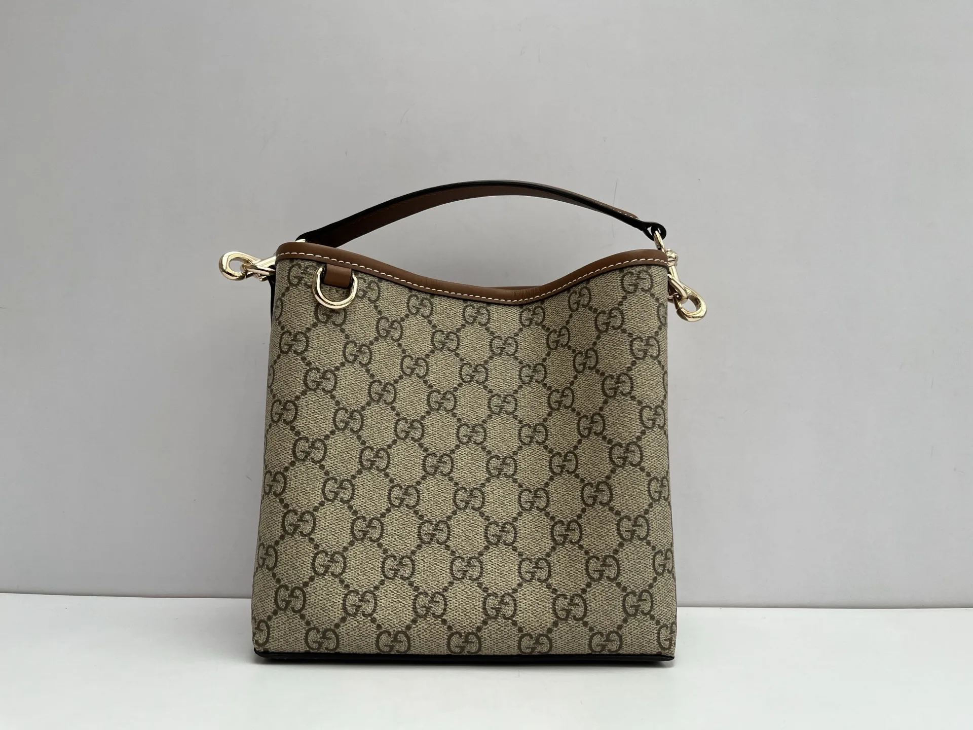 Gucci GG Emblem bucket bag - Small