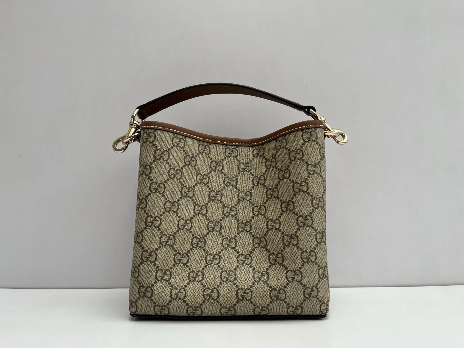 Gucci GG Emblem bucket bag - Small
