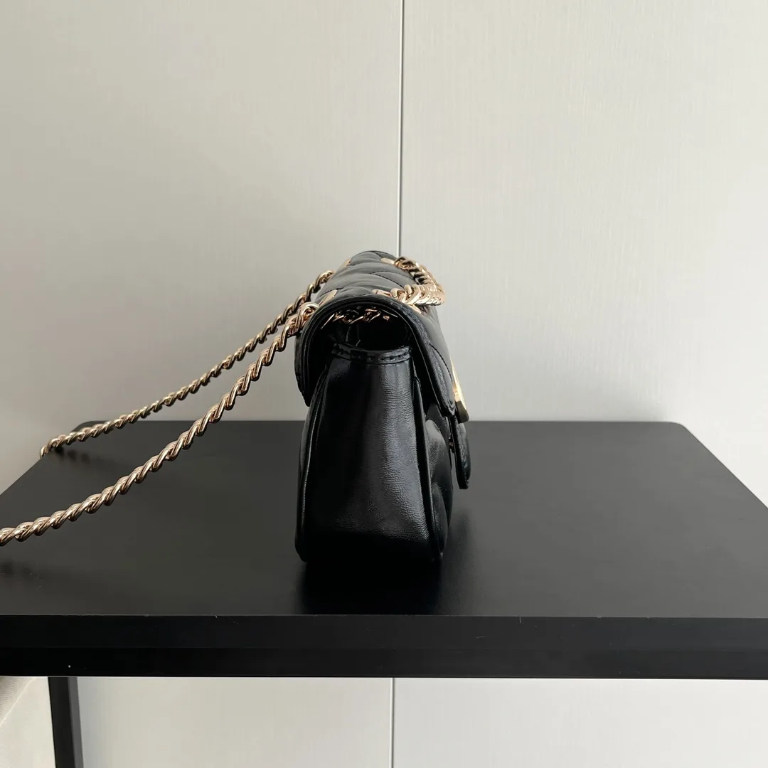 Gucci GG Marmont matelassé leather super small bag