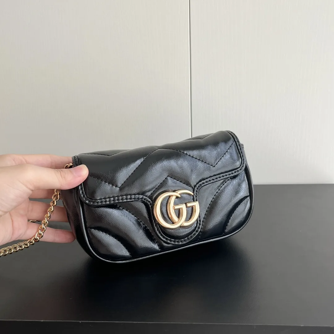 Gucci GG Marmont matelassé leather super mini bag
