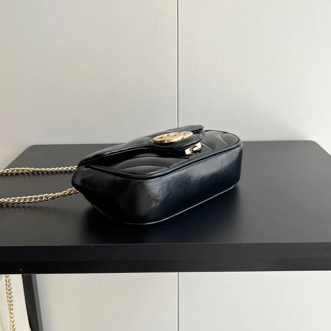 Gucci GG Marmont matelassé leather super mini bag