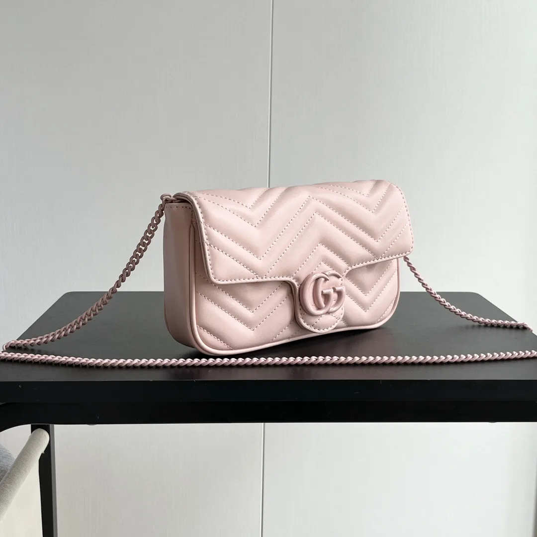 Gucci GG Marmont matelassé leather super mini bag