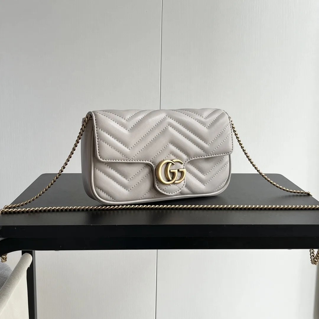 Gucci GG Marmont matelassé leather super mini bag