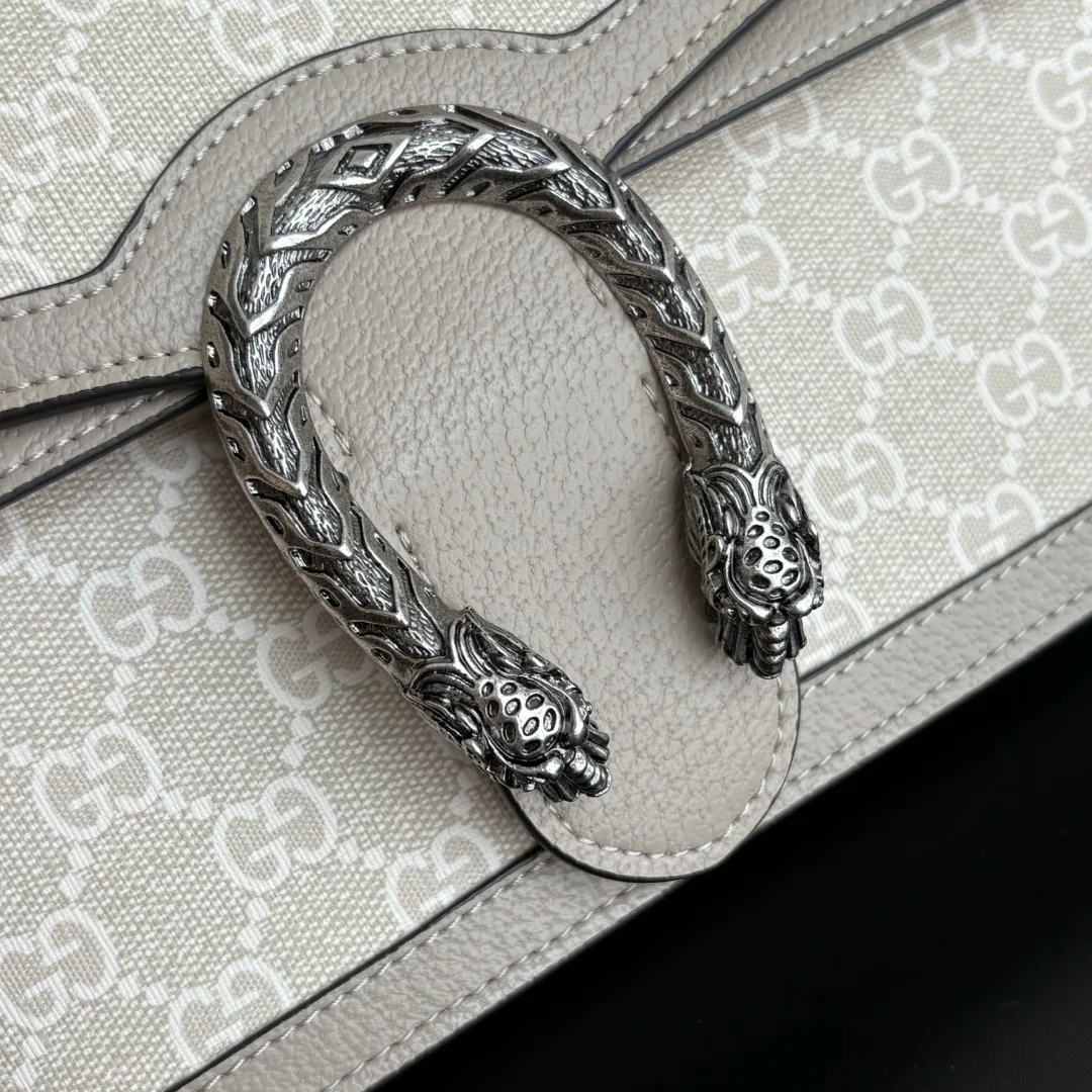 Gucci Dionysus Medium GG-Jacquard Shoulderbag - Beige and white
