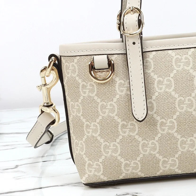 Gucci GG Emblem mini bag- White