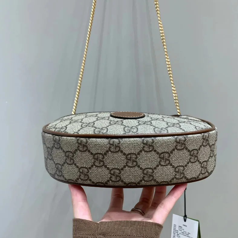 [TOP] Gucci Half-moon-shaped Mini Bag