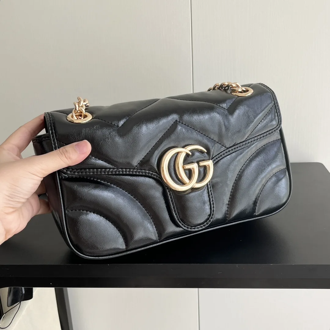 Gucci GG Marmont matelassé leather small bag