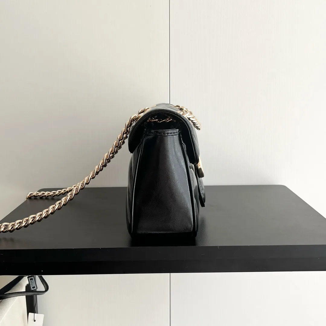 Gucci GG Marmont matelassé leather small bag