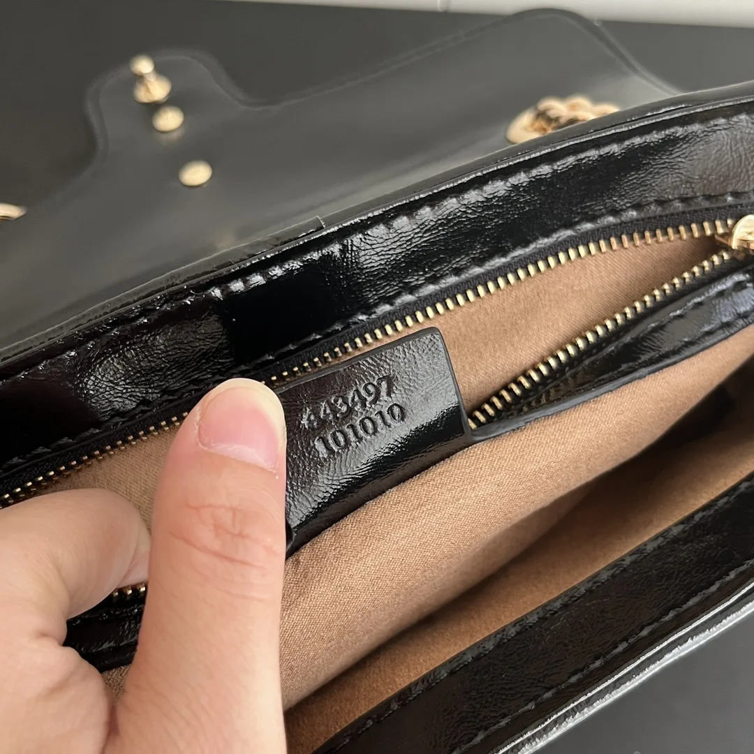 Gucci GG Marmont matelassé leather small bag