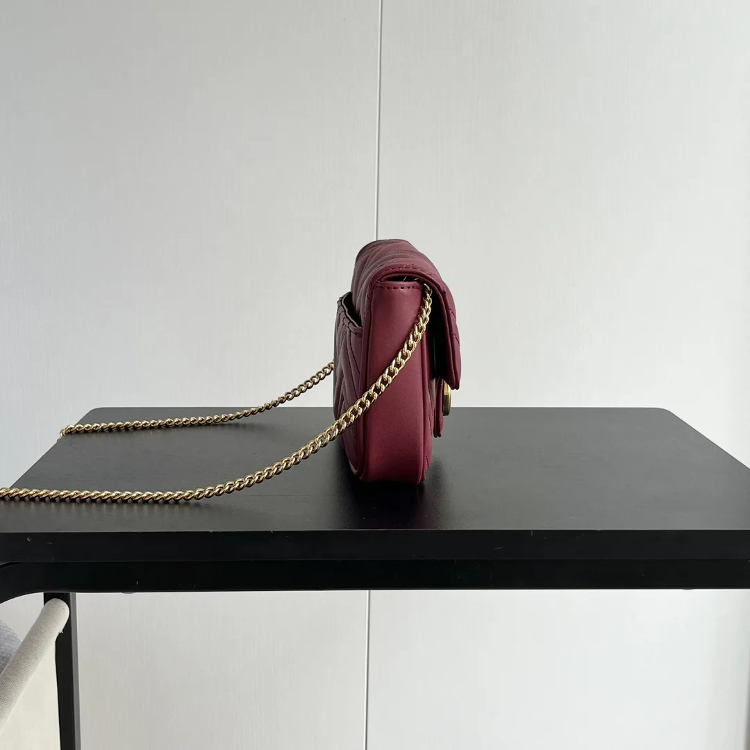 Gucci GG Marmont matelassé leather super mini bag