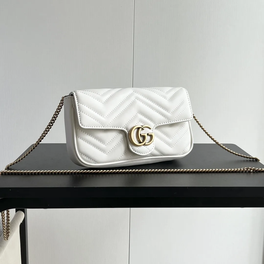 Gucci GG Marmont matelassé leather super mini bag