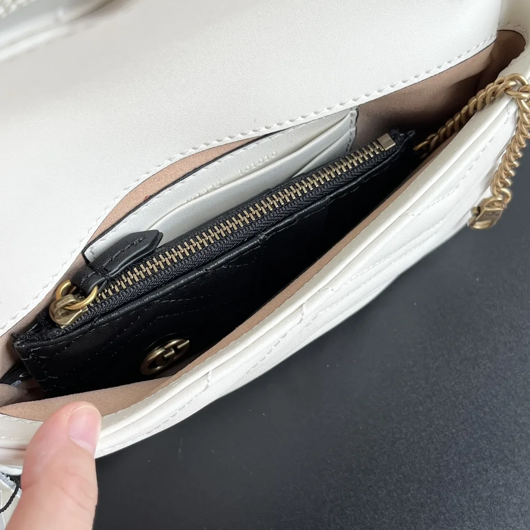 Gucci GG Marmont matelassé leather super mini bag