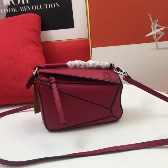 Calfskin leather Size:18*12.5*8cm Model:0150